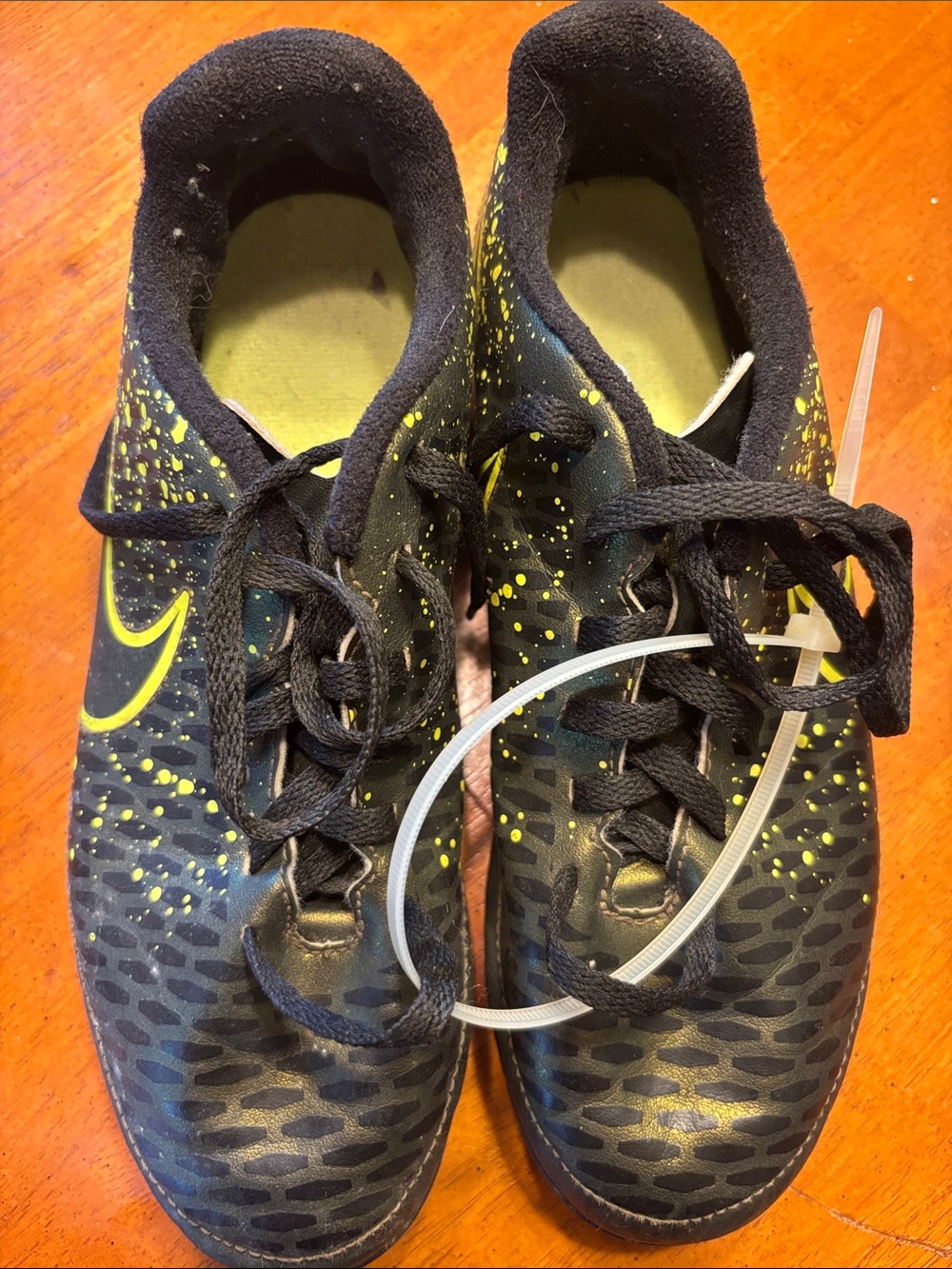Nike Youth Black Sports Cleats with Yellow Accent 4Y Magista